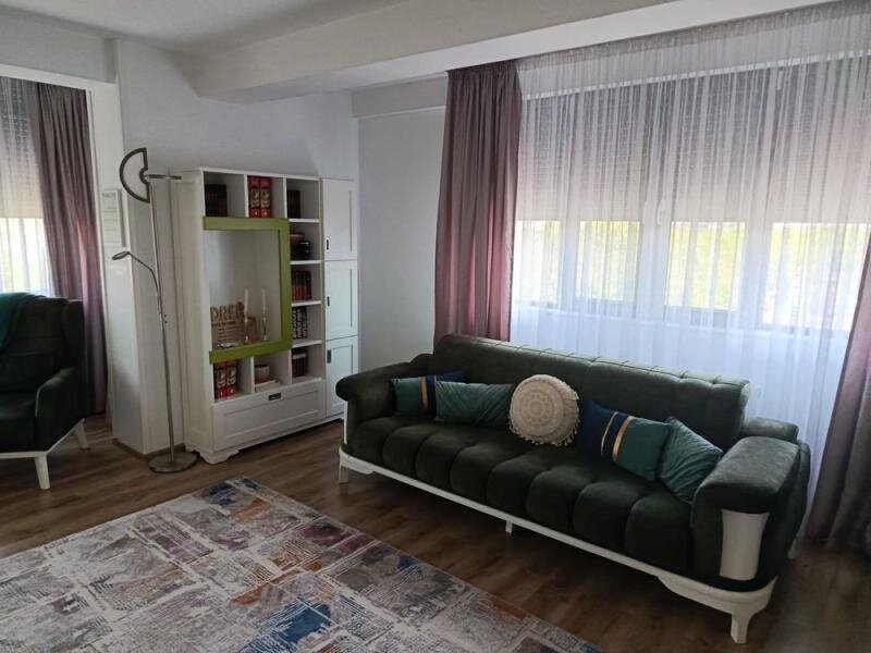 1 Decembrie ap 2 camere de inchiriat